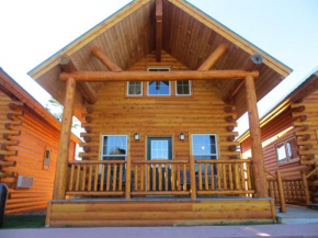 Гостиница Cabins of Mackinaw & Lodge  Мэйкинау Сити